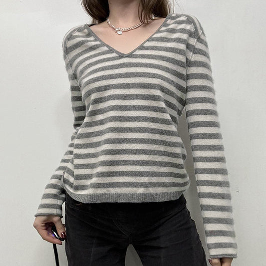 Fashionable V-neck Loose Long-sleeved Woolen Top